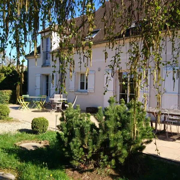 Chambre d'Elisabeth à la Ferme, hotel in Rully