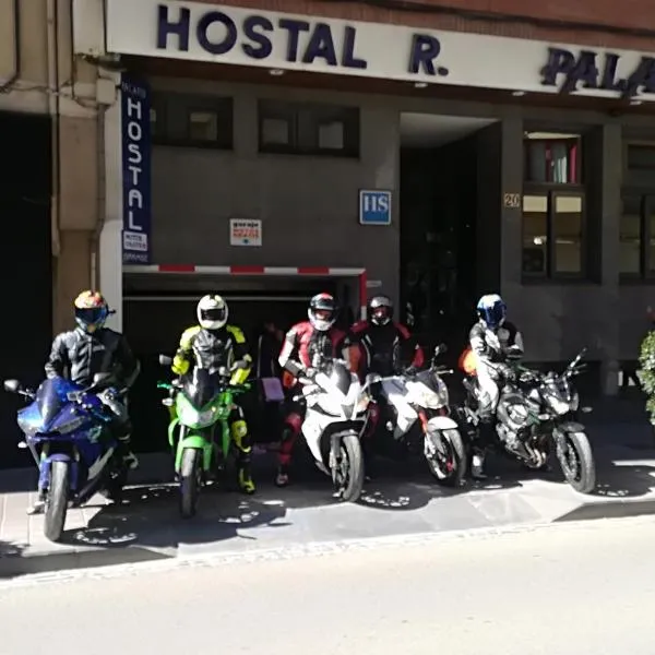 Hostal Palafox, hotel v destinaci Barbastro