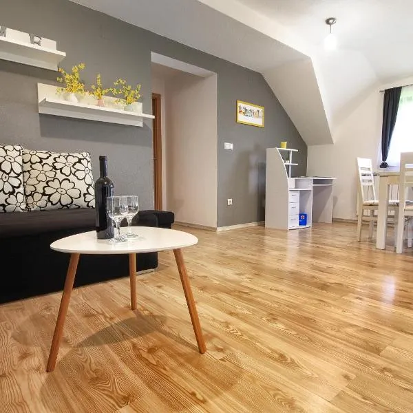 Apartment Lana, hotelli kohteessa Rakovica