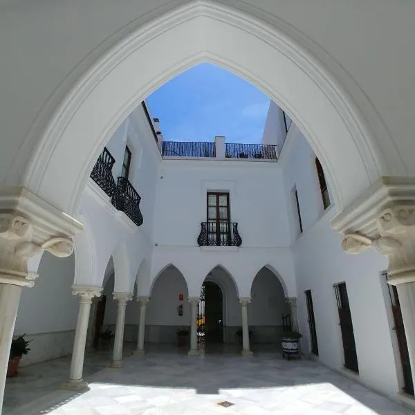 Dúplex centro, climatizado, garaje, piscina, WIFI, hotel in Sanlúcar de Barrameda