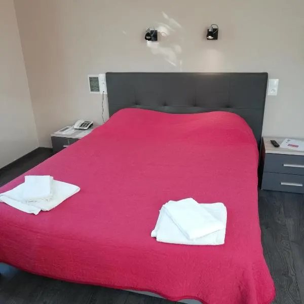 Hotel de la Gare, hotel v destinácii Dol-de-Bretagne