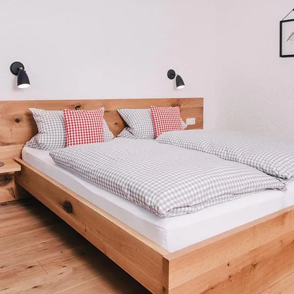 Goldvogel Apartments, hotel in Fischen
