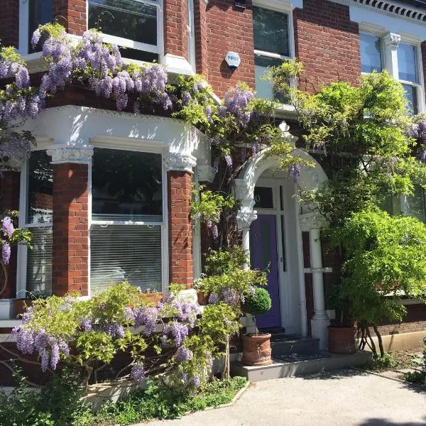 The Lilac Door, hotel in London
