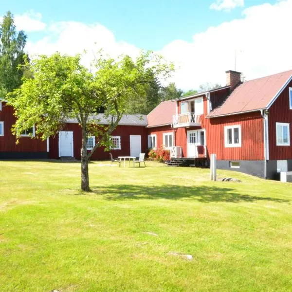 Ett hus med 3 sovrum med supersnabba internet fiberanslutningen 1000mb-100mb i Hög, 7 minuter från Hudiksvall, hotel v destinaci Hudiksvall
