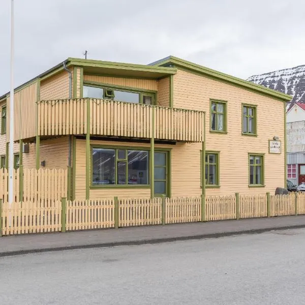 Isafjordur Hostel, hotel en Kirkjuból