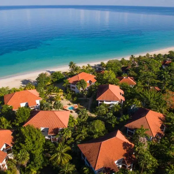 Couples Swept Away, hotel v Negrilu