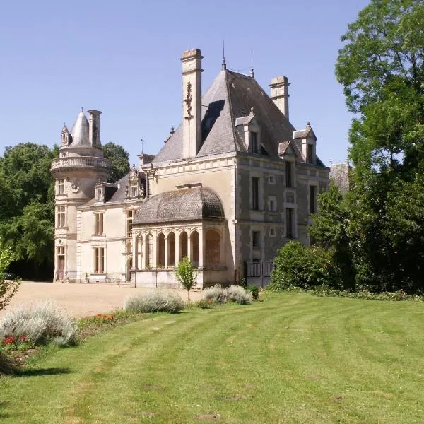 Château de la Court d'Aron、Saint-Cyr-en-Talmondaisのホテル