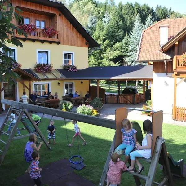 Ferienwohnungen Simonbauer, hotel v destinaci Trebesing