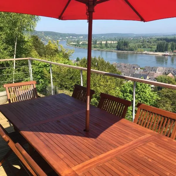 VUE SEINE Chambre Panorama, hotel din La Bouille