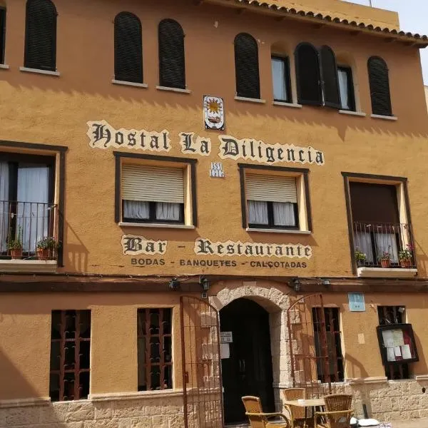 Hostal Restaurante La Diligencia、クニットのホテル