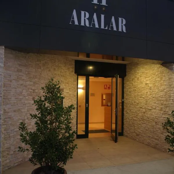 Hostal Aralar, hôtel à Aizoáin