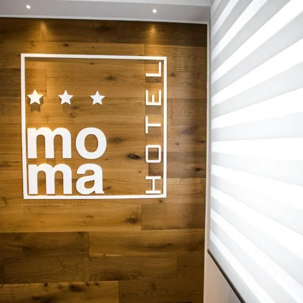 Moma Hotel Wellness & Spa: Lavello'da bir otel