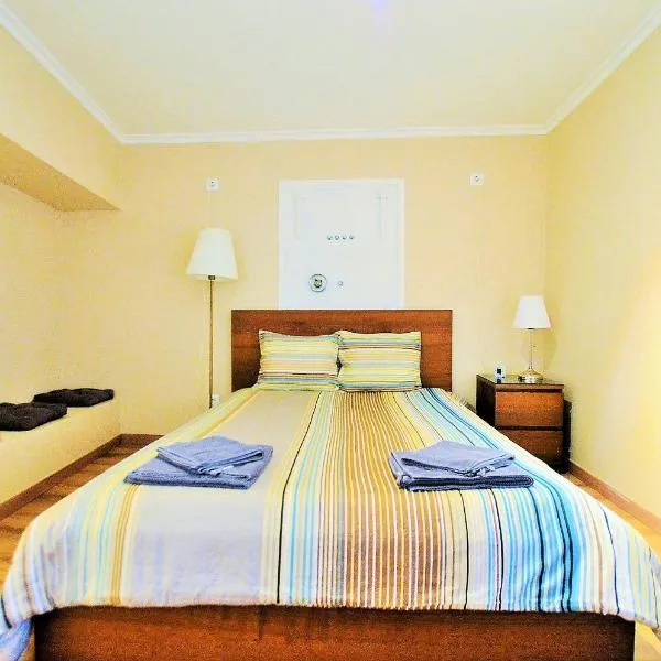Suites & Apartments - DP Setubal、セトゥーバルのホテル
