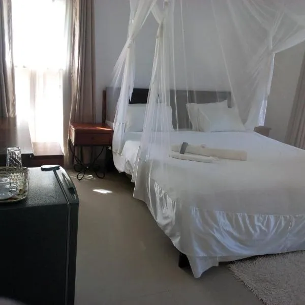 Kuku Royal Lodge, hotelli Ndolassa