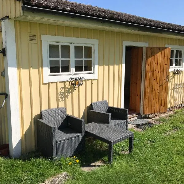 Gäststuga i Löfsäng Hajstorp: Lyrestad şehrinde bir otel