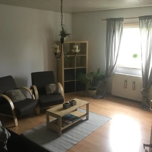 Weinstraße 2, ξενοδοχείο σε Höchstberg