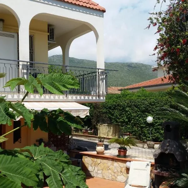 Villa Enza, hotel din Formia