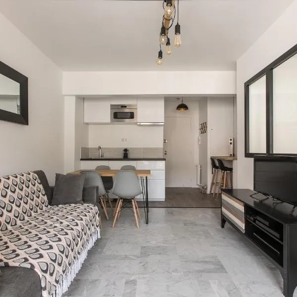 Beautiful Apartment near Monaco, hotel v destinácii Roquebrune-Cap-Martin