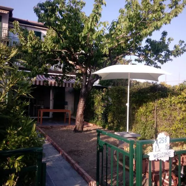 Tigullio Vacations Il Ciliegio Apartment, ξενοδοχείο σε Leivi