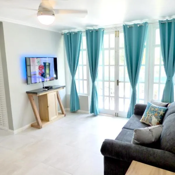 Beach One Bedroom Suite A22, hotel v destinaci Ocho Rios