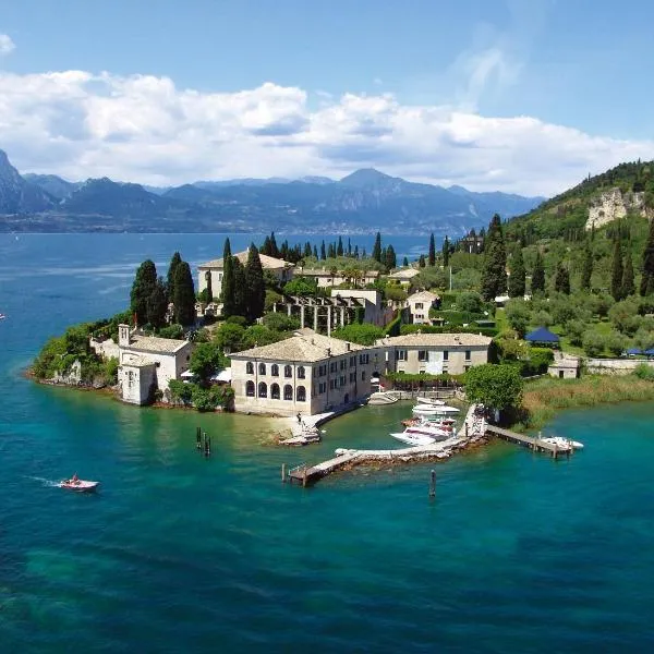 Locanda San Vigilio, hotel in Garda