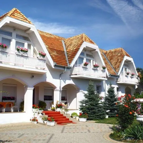 Pension Óvári, hotel in Gór