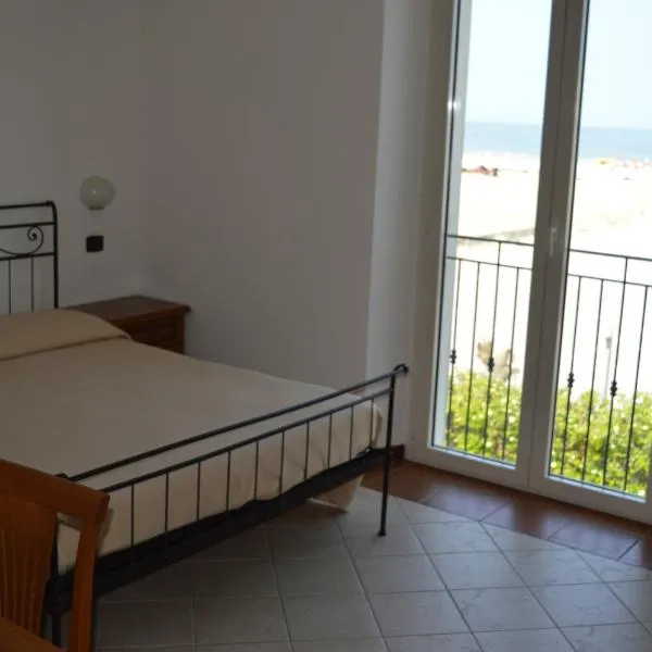 Residenza sul Mare Villa Margherita - Il Lupo Affitta, Hotel in Rimini