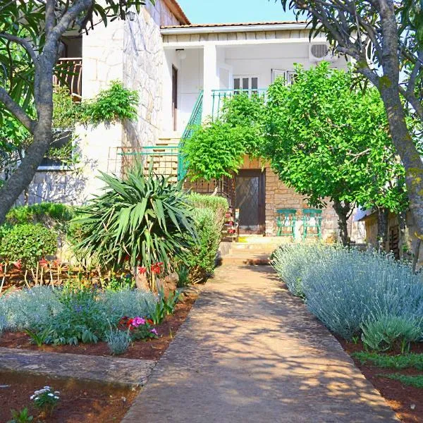 Apartments Basina, hotel in Vrbanj