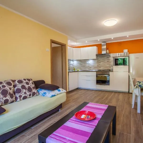 Apartment Dunja, hotel in Cres