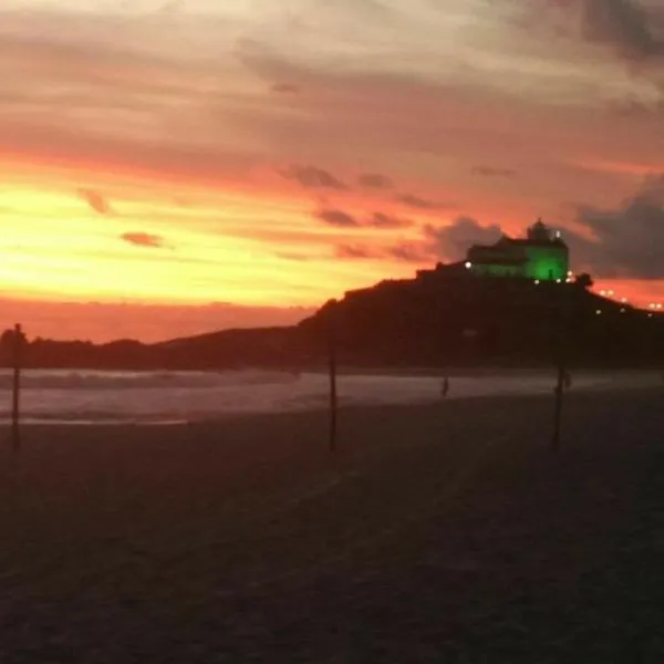 Saquarema Itauna em frente a praia, hotel din Saquarema