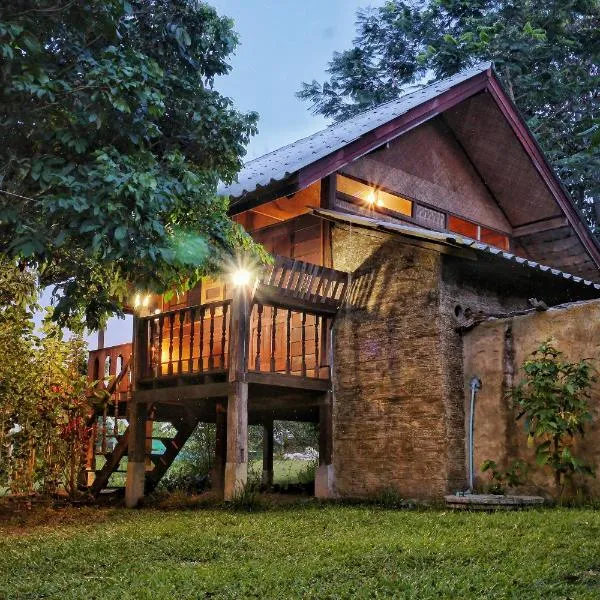 Mon Saeng Jun Homestay, hotel di Ban Na Meng (1)