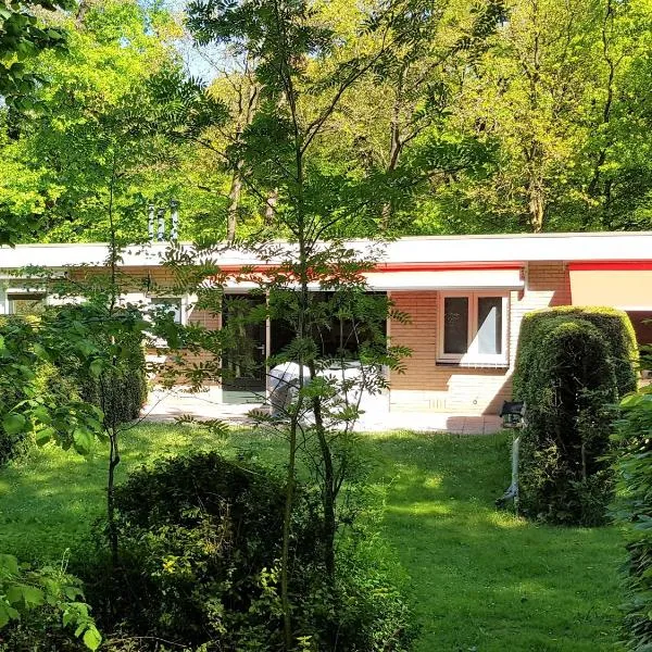 Knusse 5 Persoons Bungalow Hartje Veluwe, hotel v destinaci Otterlo