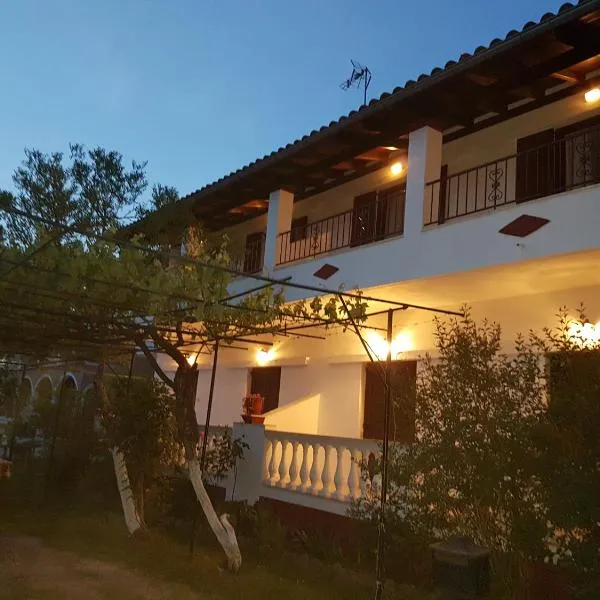 Alexandros Studios, hotel en Mesongi
