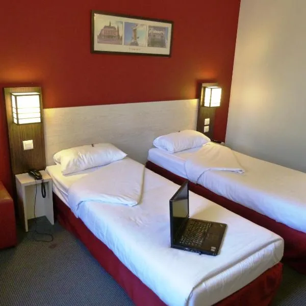 DC Hotel Charleroi Airport, hotel in Charleroi