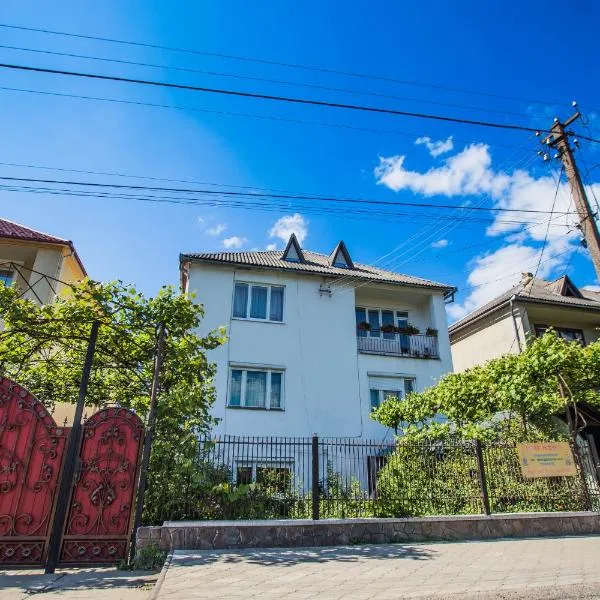 Guest House in Drachino, hotel en Svalyava