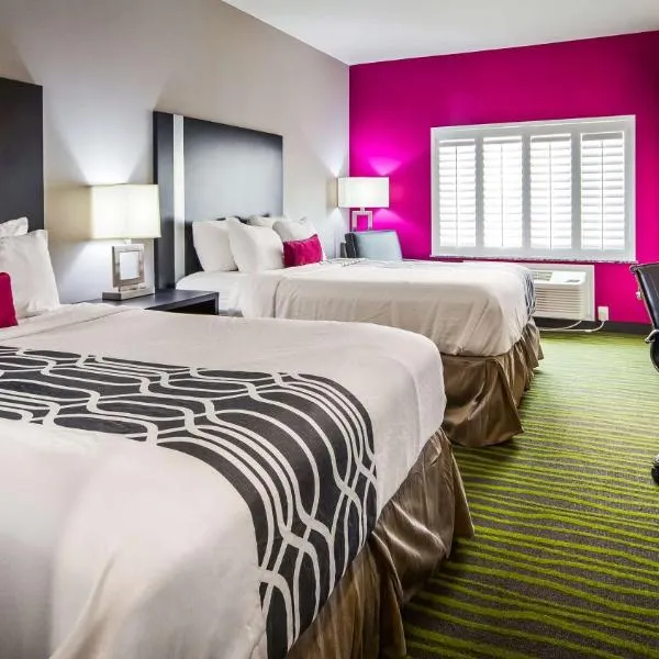 Best Western Plus Dilley Inn & Suites, hotel v mestu Dilley