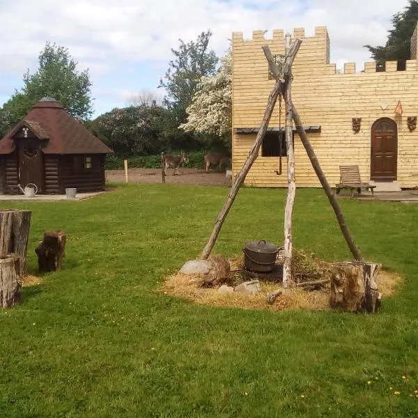 Ecuries Leseigneur - Camping Insolites, hotel in Bolleville