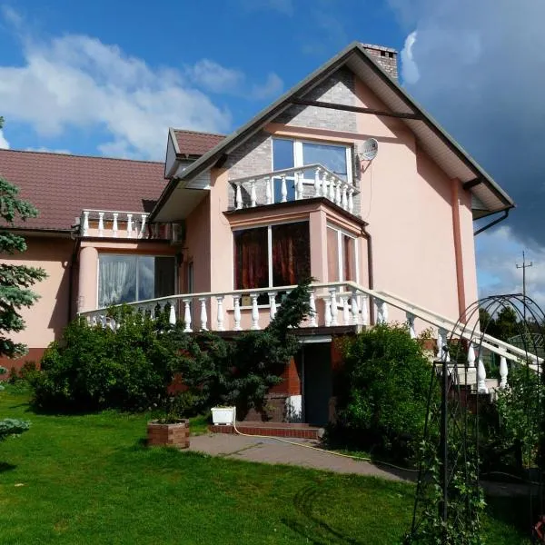 Villa Vivian, hotelli kohteessa Kołbaskowo