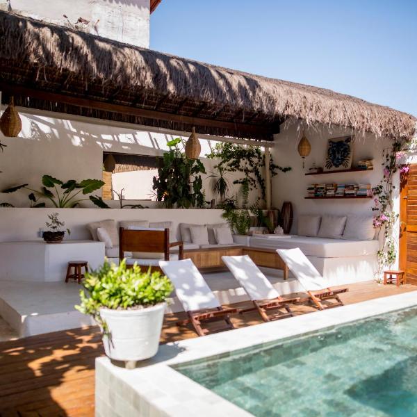 Tropical House - Villa com piscina perto do mar