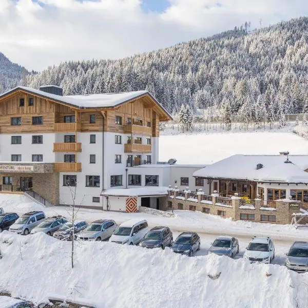 OFENTÜRL alpine living, готель у місті Флахау