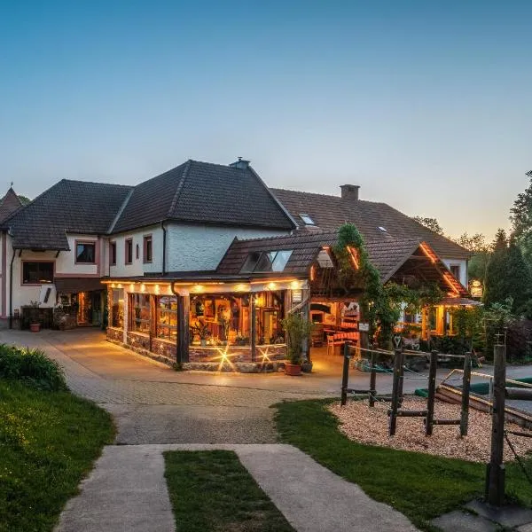 Familienhotel Hochrieß, hotel in Oberndorf an der Melk