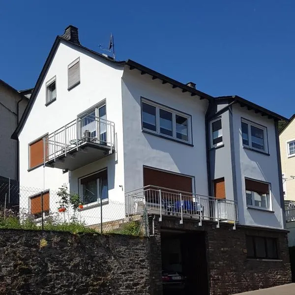 Haus Burgfee - Obere Etage, hotel v destinaci Cochem