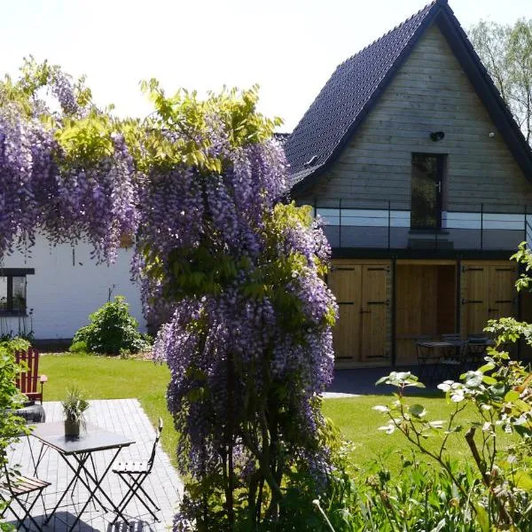 WE Maison d'hôtes, hotel in Oost-Cappel