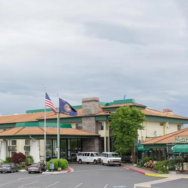 Rogue Regency Inn & Suites, hotel v destinaci Medford