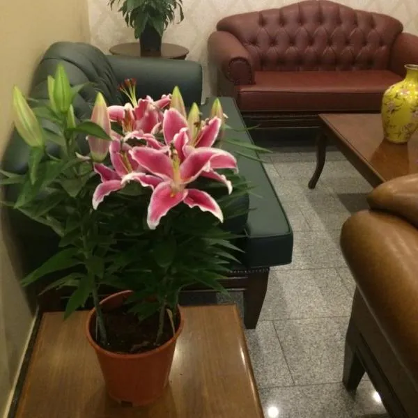 Ünver Hotel, khách sạn ở Adana