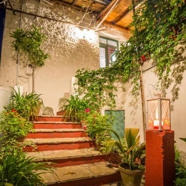 Stone City Hostel, hotel v destinaci Gjirokastër