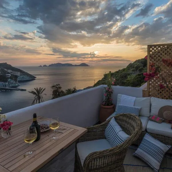 Maridea Casa Vacanza- Le Alcove sul Mare Suites, hotel v Ponze