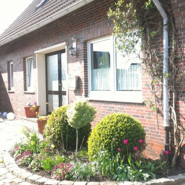 Wohnung 3 mit Terrasse Haus Annegrete, hotel di Bensersiel