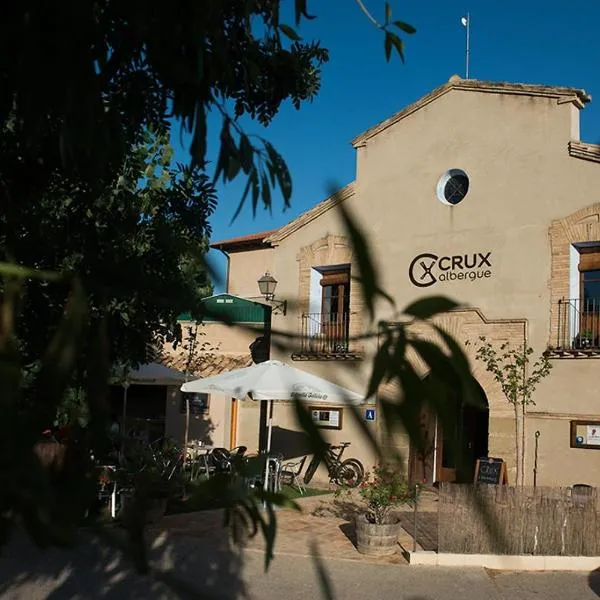 Crux Albergue, hotel in Asque