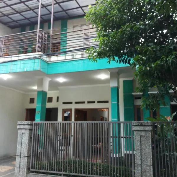 Seventeen homestay، فندق في Cikeruh